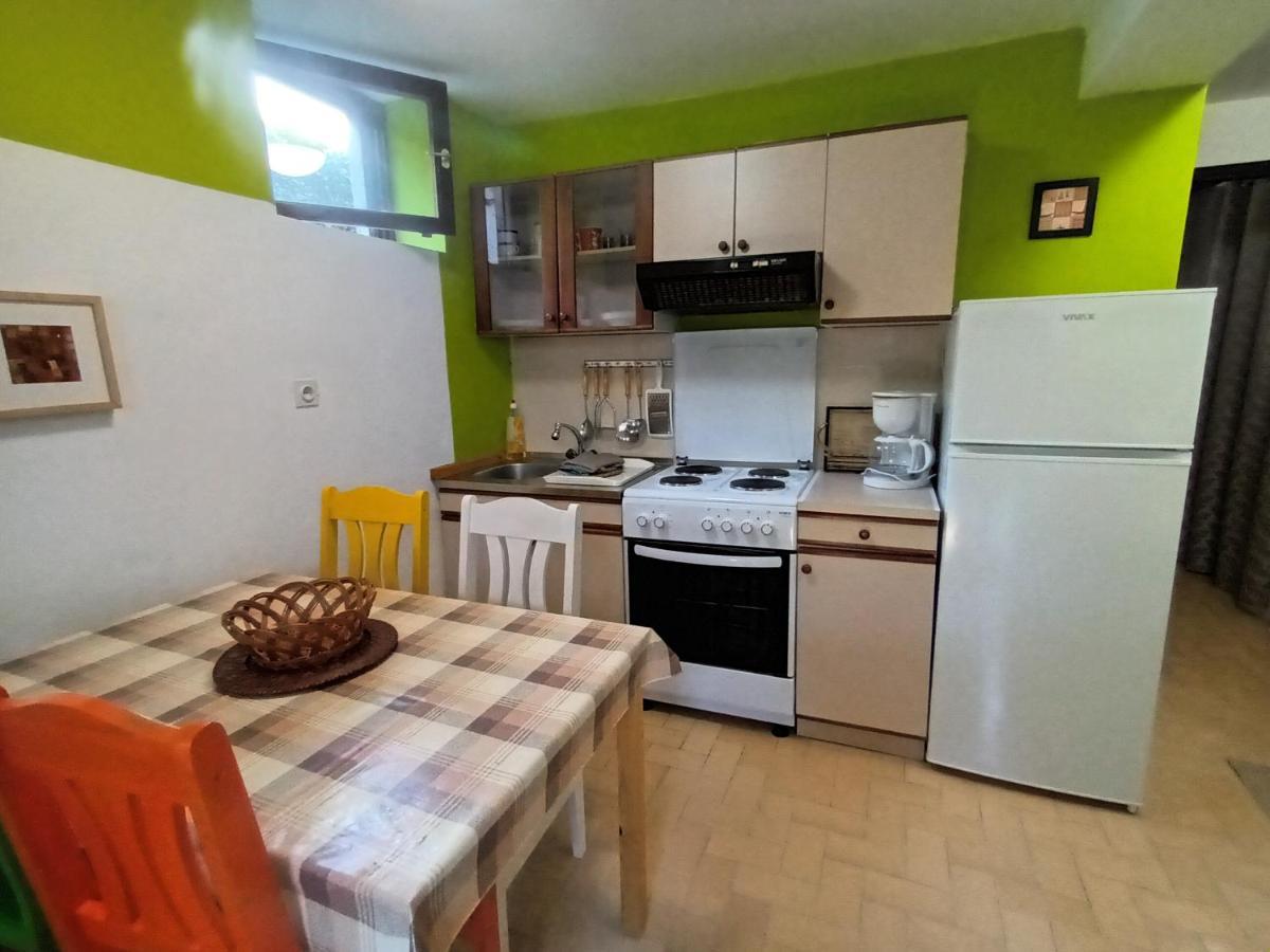 Apartments Zec Селце Экстерьер фото